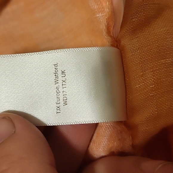 Beautiful lightweight coral short sleeved button up top - Picture 6 of 6